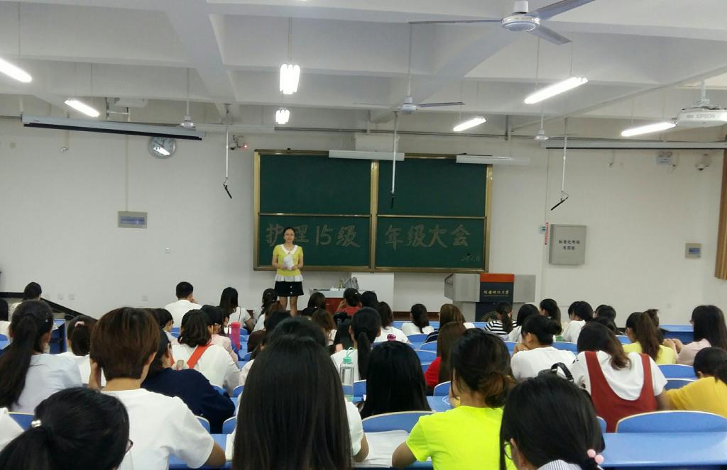 辅导员赵婧雅老师讲话