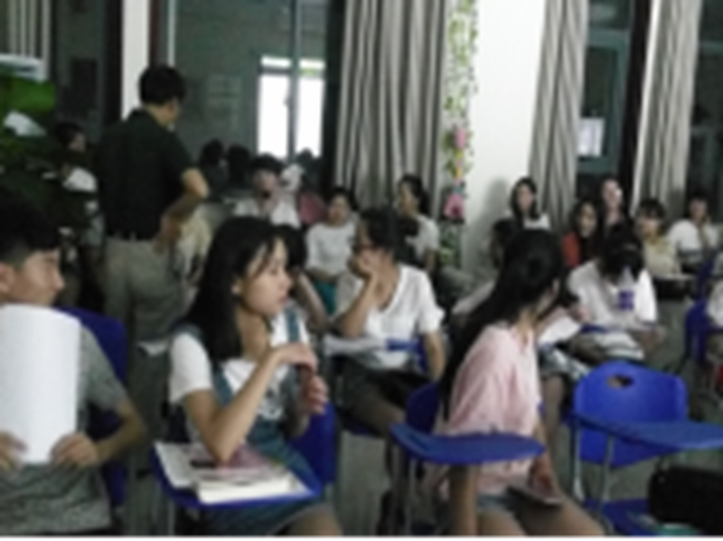 丁天赞老师与同学现场互动