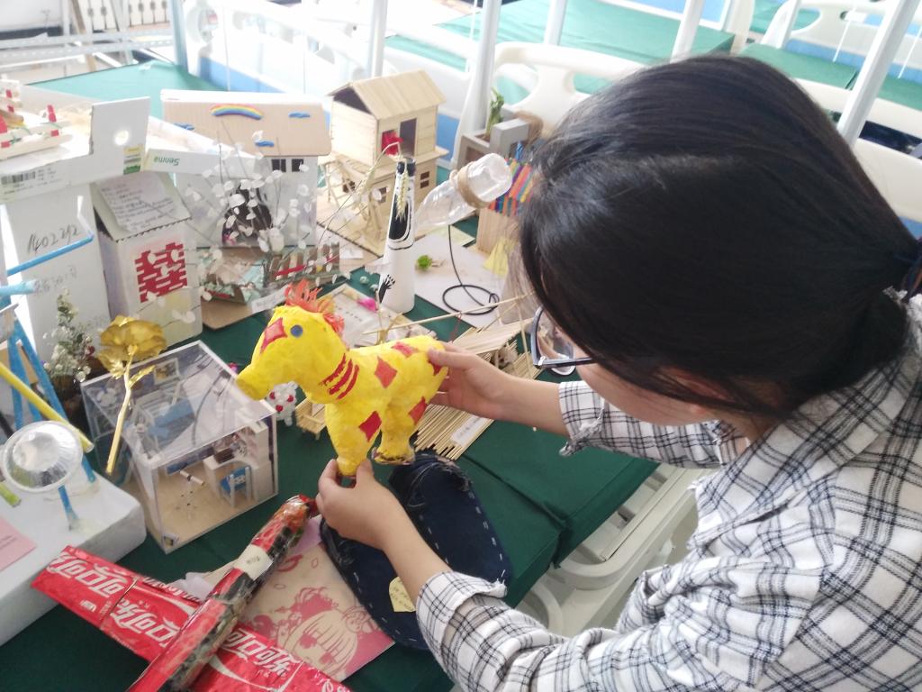 评委挑选作品
